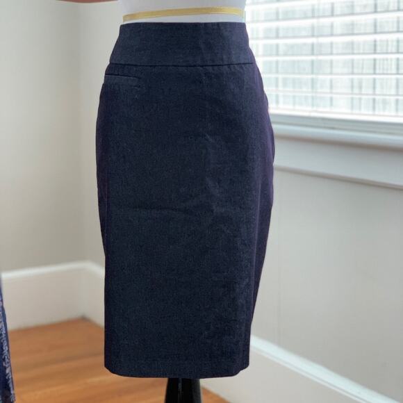 Merona Light Weight Denim Pencil Skirt, Size 2 - Picture 1 of 5